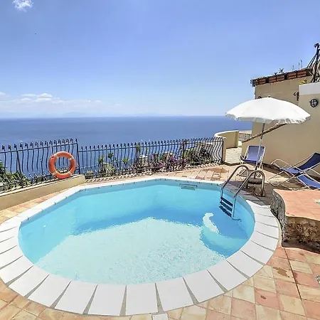 Sleeps 10 Pool Air Con Wifi