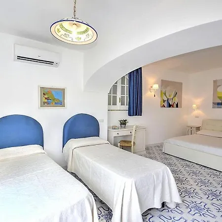 Sleeps 10 Pool Air Con Wifi Praiano
