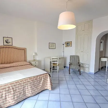 Villa Sleeps 10 Pool Air Con Wifi