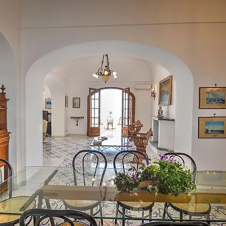 Sleeps 10 Pool Air Con Wifi